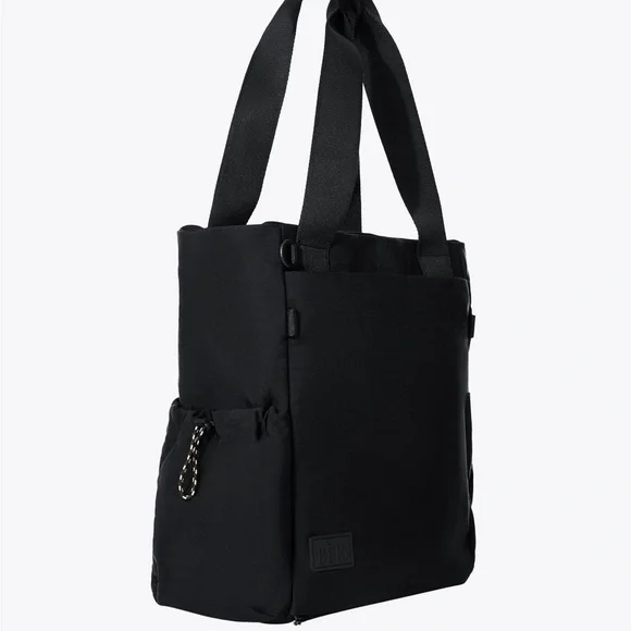 Beis The Sport Tote in Black - Picture 6 of 7